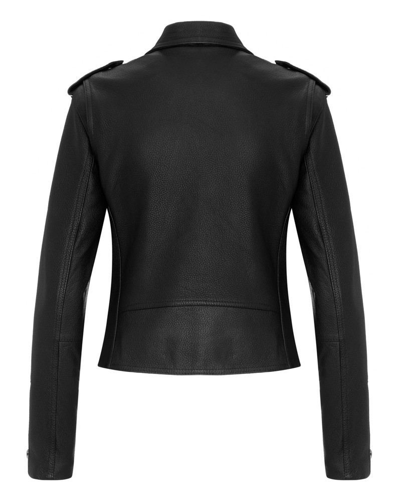 Damska ramoneska skórzana w kolorze czarnym, dopasowany krój, klasyczny kołnierz i ciekawe detale na ramionach