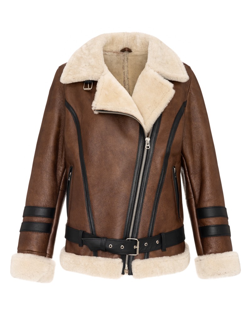 Kożuch damski w kolorze brązowym z futrzanym kołnierzem i paskiem, z zamkiem błyskawicznym i skórzanymi detalami