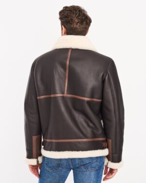 Kożuch męski z białym futrzanym kołnierzem i brązowymi wstawkami