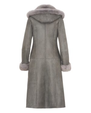 Kożuch damski w szarym kolorze z futrzanym kapturem i mankietami, elegancki krój do połowy łydki
