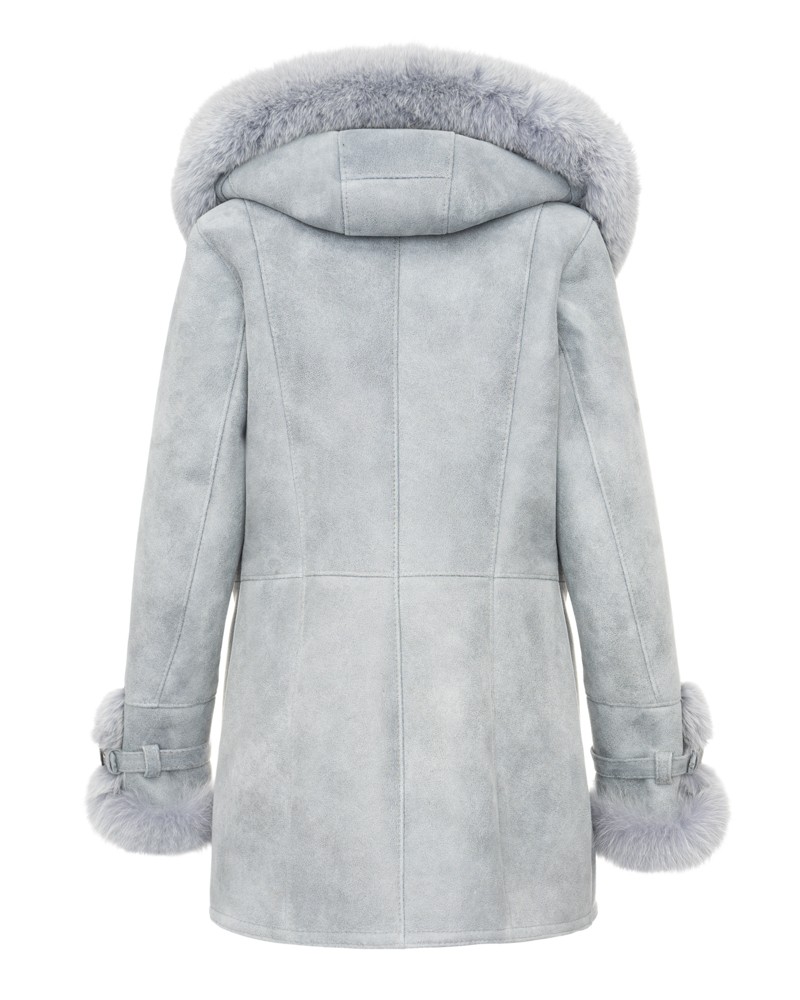 Kożuch damski w jasnoszarym kolorze z futrzanym kapturem i ozdobnymi mankietami