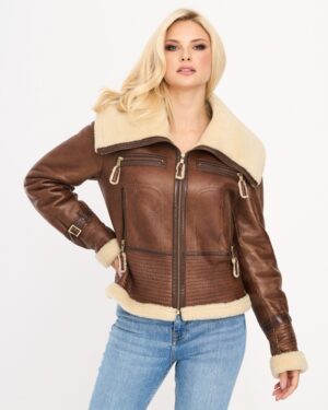 Kożuch damski w brązowym kolorze z futrzanym kołnierzem i ozdobnymi zamkami na przodzie