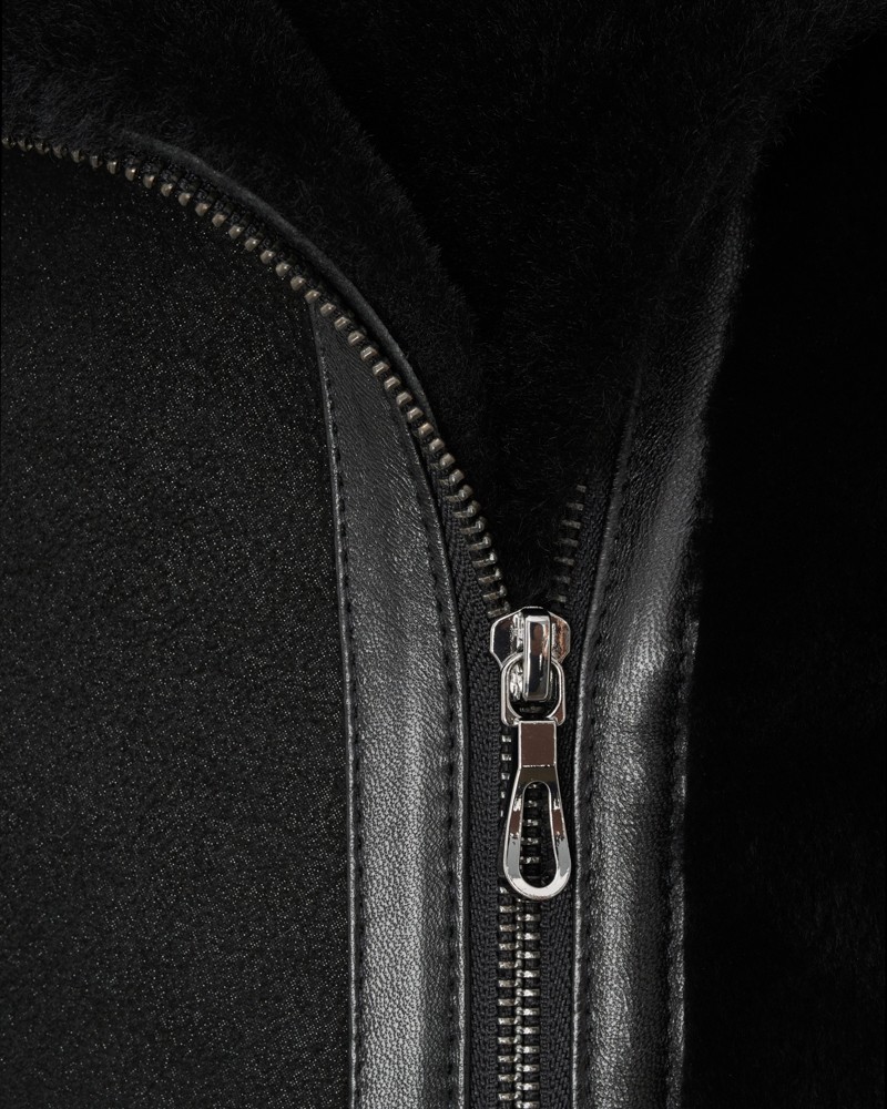 czarny kożuch damski z zamkiem błyskawicznym i miękkim wykończeniem wewnętrznym