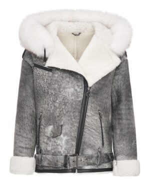 Kożuch damski w odcieniu szaro-srebrnym z futrzanym kołnierzem i paskiem w talii