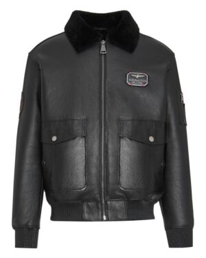 Kożuch męski w kolorze czarnym z futrzanym kołnierzem i dużymi kieszeniami z przodu