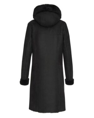 Czarny kożuch damski z kapturem i futrzanym wykończeniem, prosty krój, idealny na zimowe dni