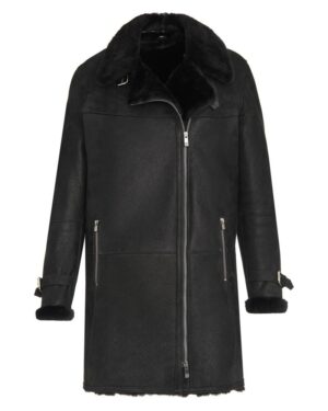 Czarny kożuch damski z szerokim kołnierzem, zapinany na zamek, z dodatkowymi kieszeniami na suwak