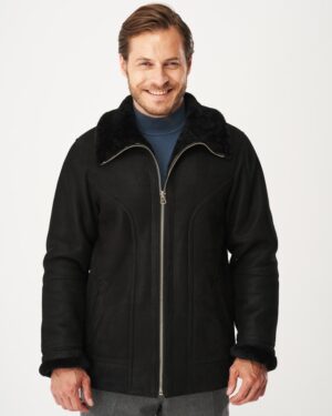 Czarny kożuch męski z miękkim kołnierzem, zapięcie na suwak, klasyczny krój, idealny na zimowe dni