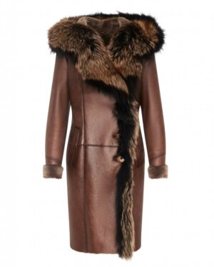 Kożuch damski w brązowym kolorze z futrzanym kołnierzem i detalami wzdłuż zapięcia