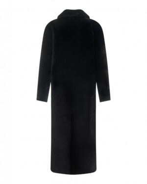 Czarny kożuch damski o prostym kroju z klasycznym kołnierzem i długimi rękawami