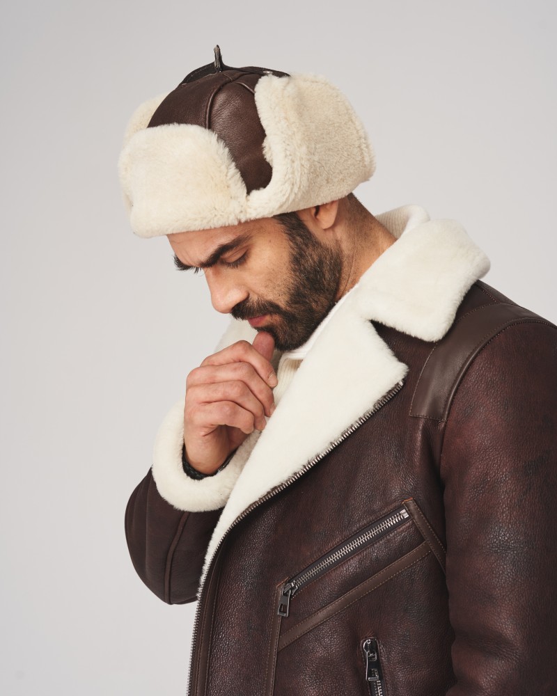 Uszatka skórzana w kolorze camel z miękkim futerkiem i szerokim czołem