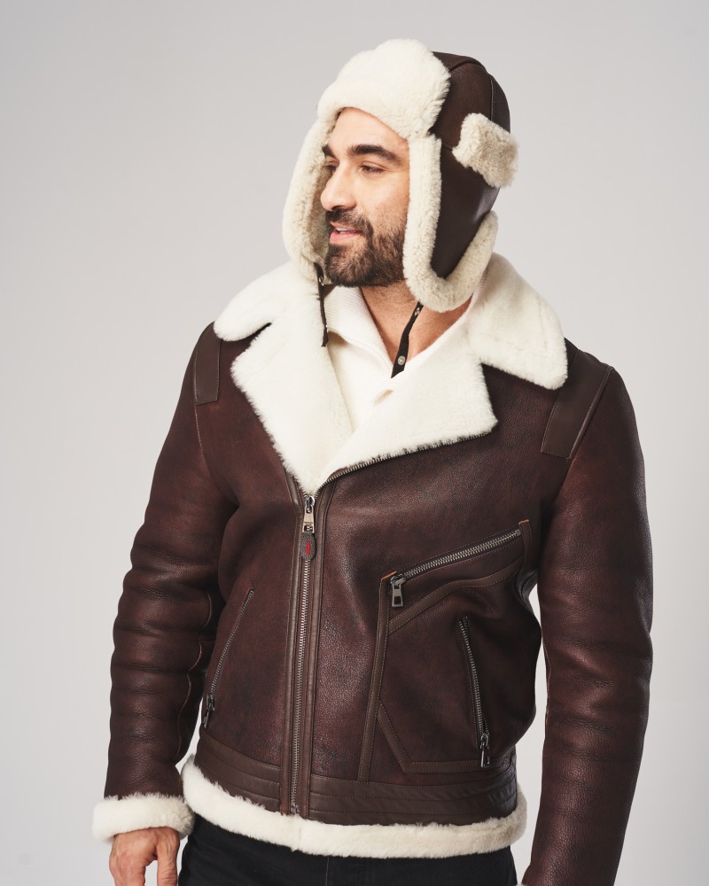 Ruda uszatka skórzana z dużymi uszami, paskiem i ciepłym wnętrzem